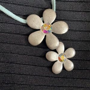 🌸Lia Sophia “Love Me Not”necklace 🆕